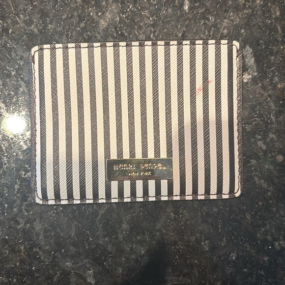 Henri Bendel card case - Picture 2 of 2